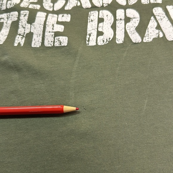 Home Of The Brave Graphic Land of the Free Because of the Brave Green T-Shirt M - Picture 7 of 7